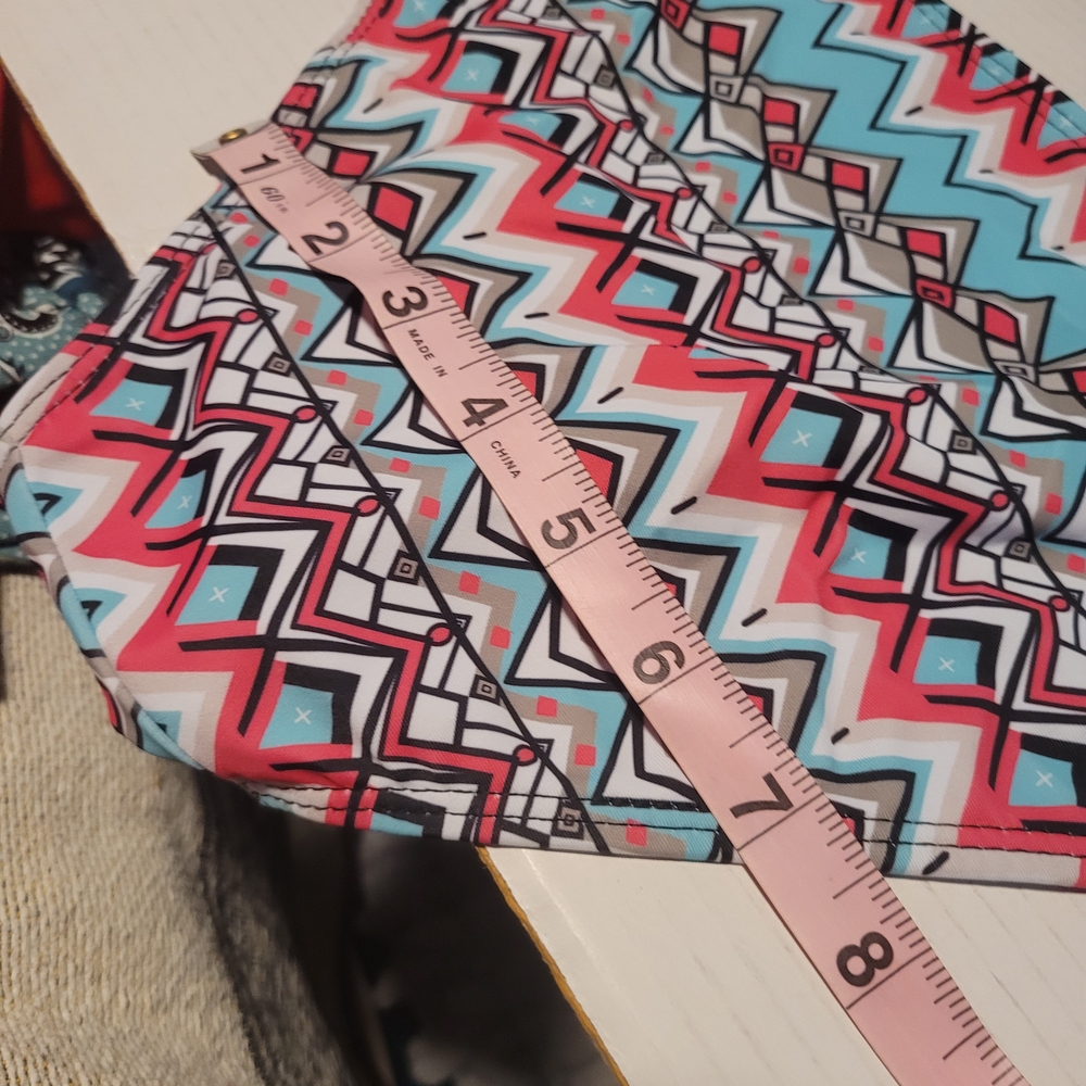 Geometric Patterned Bikini Set - Picture 7 of 9